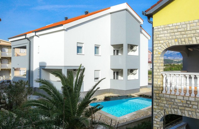 Apartment with Terrace and Free WiFi