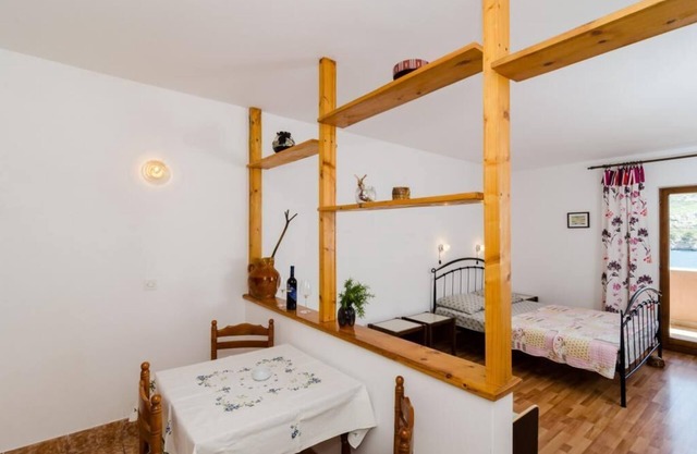 Apartments Bezek - Studio Apartment with Sea View 2