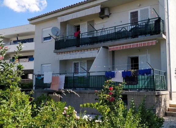 Apartments by the sea Banjol, Rab - 4965
