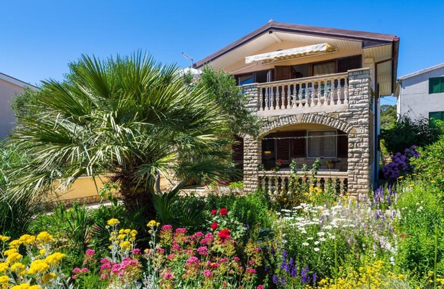 Apartments by the sea Tkon, Pasman - 12346