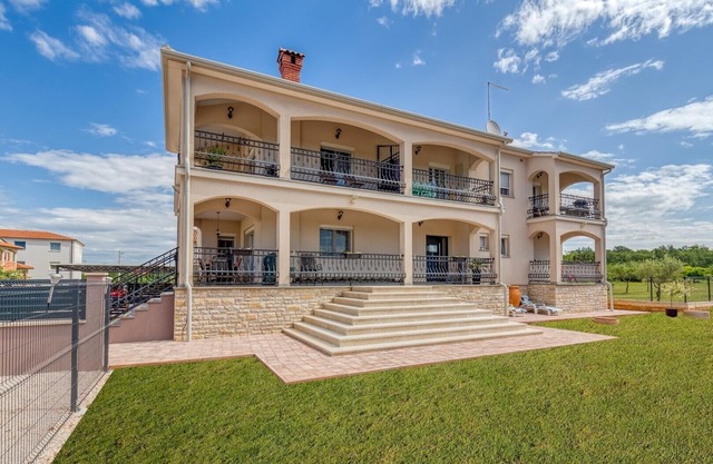 Apartments Covic/Apartment White with Balcony A2
