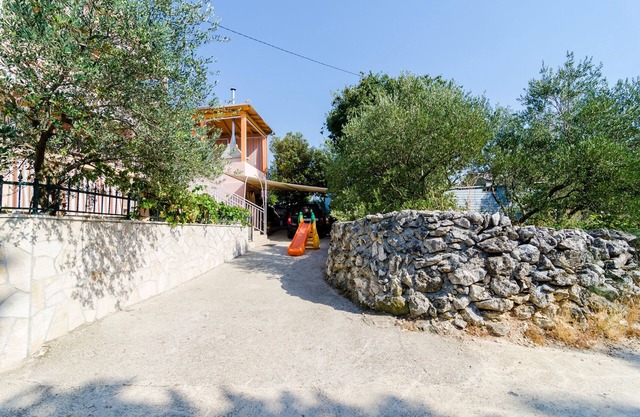 Apartments Donita - Comfort Two Bedroom Apartment with Balcony and Sea View