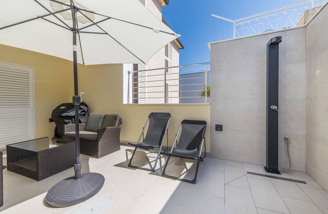 Apartments Ema-Two Bedroom Apartment with Sea View (Perla)