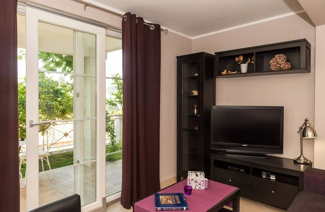 Apartments Gaura - Comfort One-Bedroom Apartment with Terrace