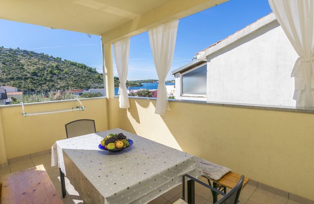 Apartments Glorija (15901-A1) - Rogoznica