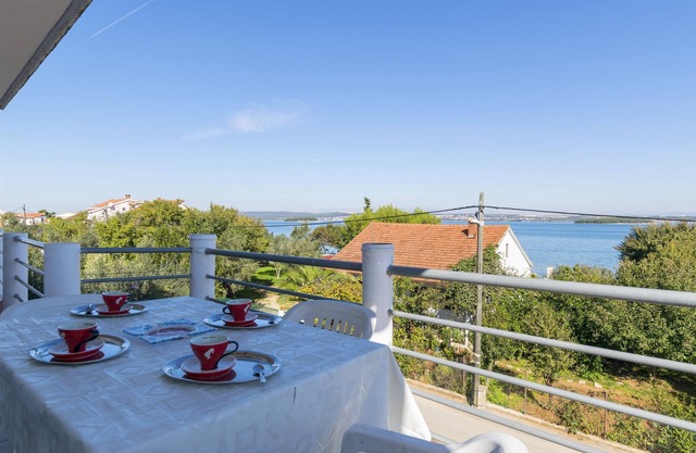 Apartments Irena (16831-A2) - Tkon - island Pasman