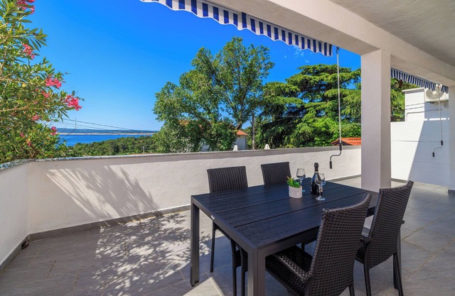 Apartments Jadranka (66421-A2) - Dramalj (Crikvenica)