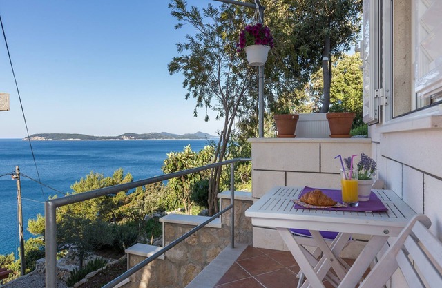 Apartments Lovro - Duplex One Bedroom Apartment with Terrace and Partial Sea View (1)