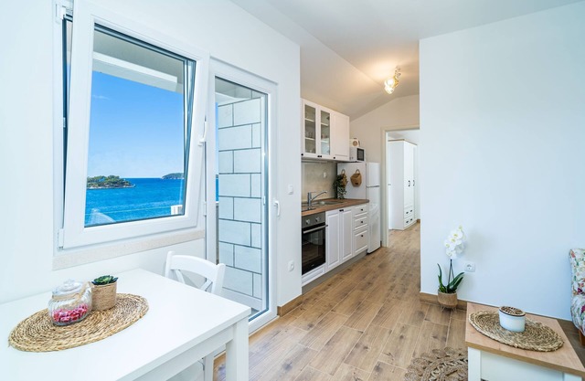Apartments Lovro - One bedroom apartment with Balcony and Sea View