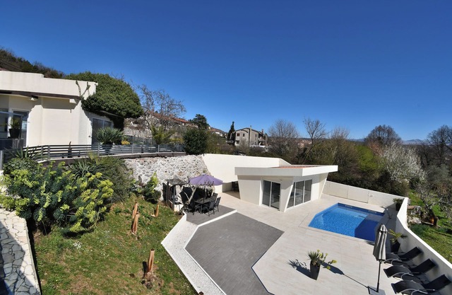 Apartments Lux with pool (117141-A1) - Matulji