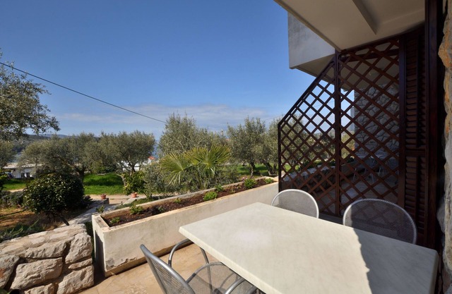 Apartments Marija (67811-A1) - Cres - island Cres