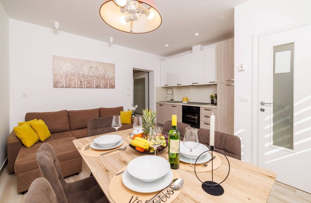 Apartments Margita 2 (99921-A2) - Tribalj