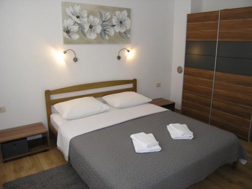 Apartments Mari with terrace