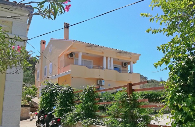 Apartments Marijan, (16162), Veli Rat, hr