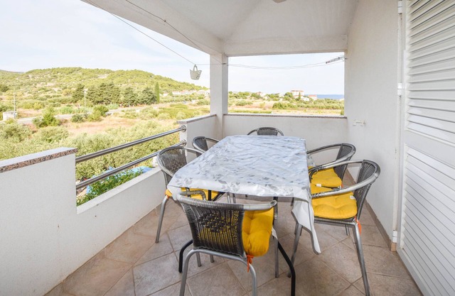 Apartments Mihaela (61501-A1) - Dobropoljana