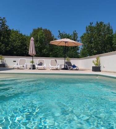 Apartments Oleander Lovrečica-residence with pool