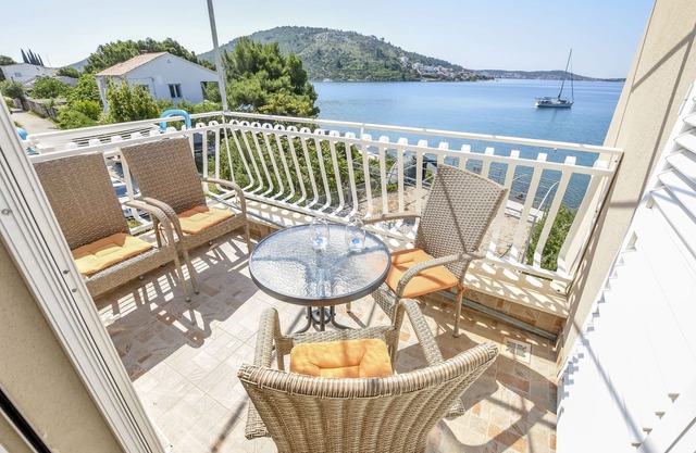 Apartments Silvana (23221-A4) - Rogoznica