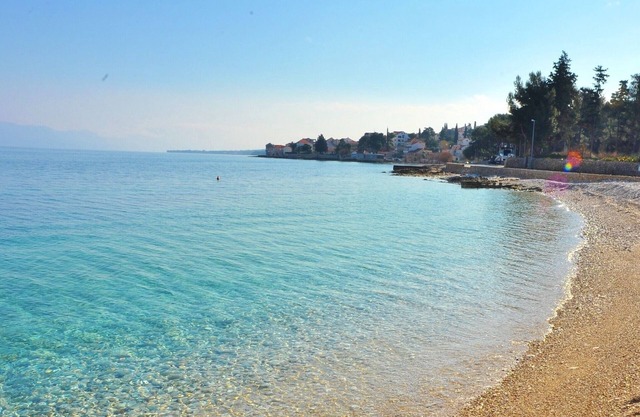 Apartments Suzana, (15010), Sutivan, Croatia