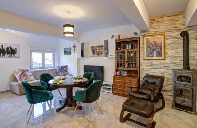 Apartments Velebit house (98911-A2) - Biljevine