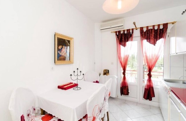 Apartments Villa Nikol - Standard Two Bedroom Apartment with Terrace (APT 5)