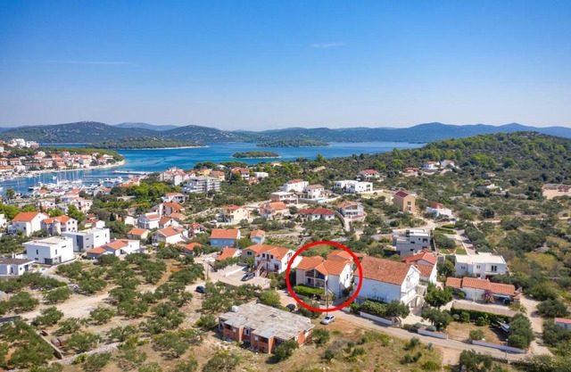 Apartments with a parking space Jezera, Murter - 16874