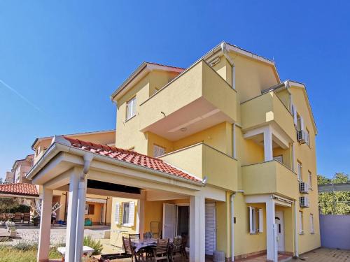 Apartments with parking space Cizici, Krk - 22046
