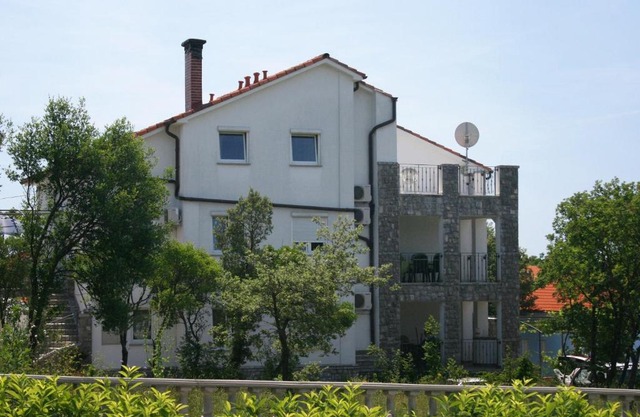 Apartments with parking space Pinezici, Krk - 5464