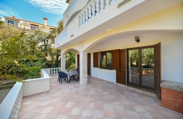 Apartments Zlatko (10444-A1) - Ugljan