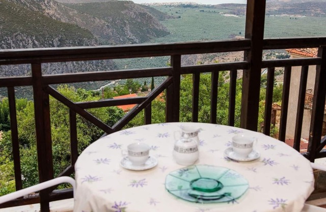 Apollon Stone Villa in Delphi with Stunning View