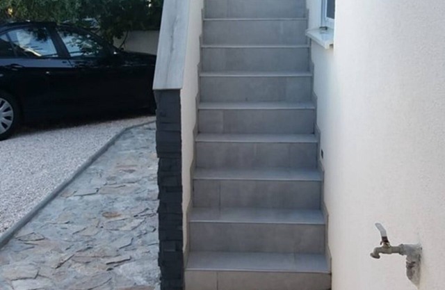 App. 80 meters from the sea