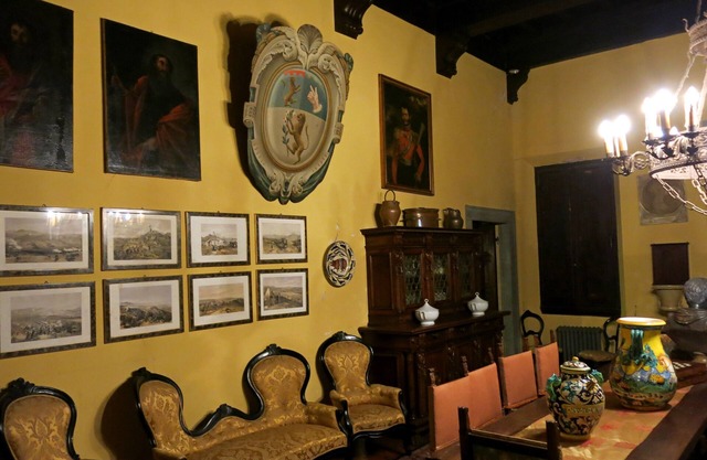 App. Laura B&B in ancient Villa, wifi and parking, meals and services available