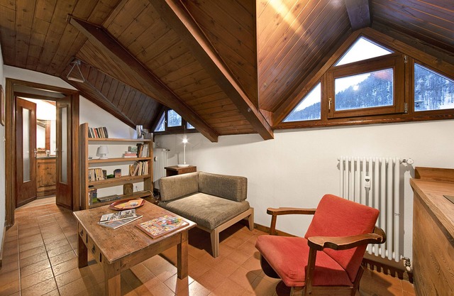 Appartamento La Fontaine Ski In Ski Out, Claviere, Italy