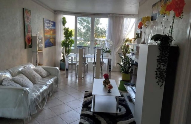 Appartement 3 Chambres Proche de Paris des Lacs et de la Foret