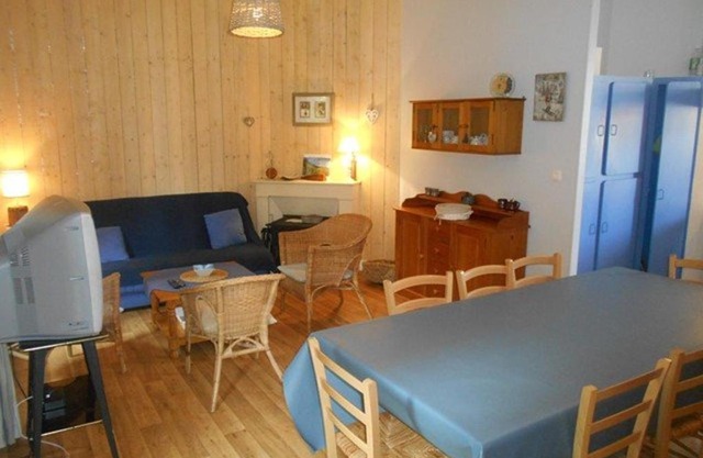 Appartement 5 pièces, 9 pers, balcon sud, proche centre et télécabine, options confort. - FR-1-401-96