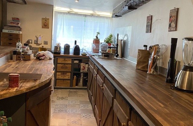 Appartement Atypique/Ancien bar à 100 Mètres du Bois de Vincennes