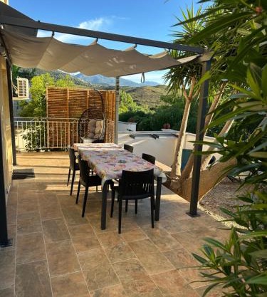 Appartement deux chambres spacieux avec jardin et entièrement privatif dans lotissement très calme