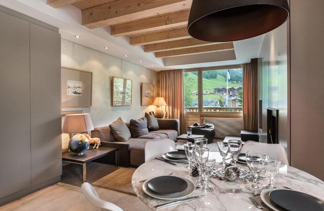 Appartement Duplex Moderne, Skis aux Pieds, Centre de Val-d'Isère - FR-1-567-56