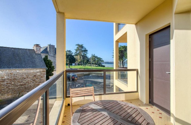 Appartement charmant à Saint-Jacut-de-la-Mer avec balcon