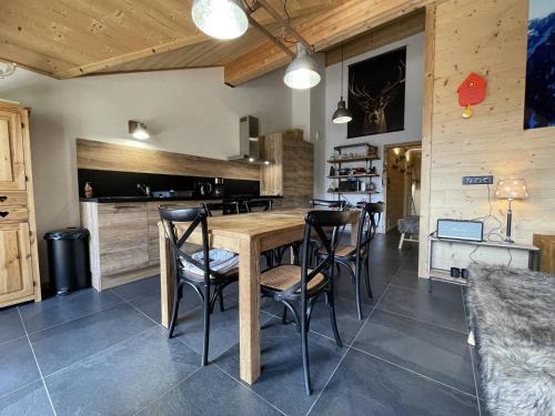 Appartement Triplex 9 couchages avec terrasse au cœur du village