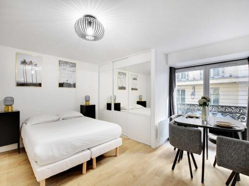 Appartement in the heart of Paris Opera