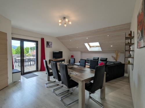 Appartement lumineux 3 chambres, terrasse, proche commerces et ski, avec WiFi - FR-1-589-677