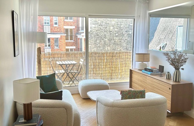 Appartement T2 Refait à Neuf Lumineux et Paisible Dans le Quartier Dauteuil