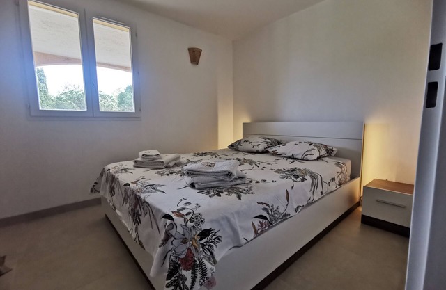 Appartement une Pièce Dans Résidence Sécurisée Avec Piscine Avec Garage Fermé