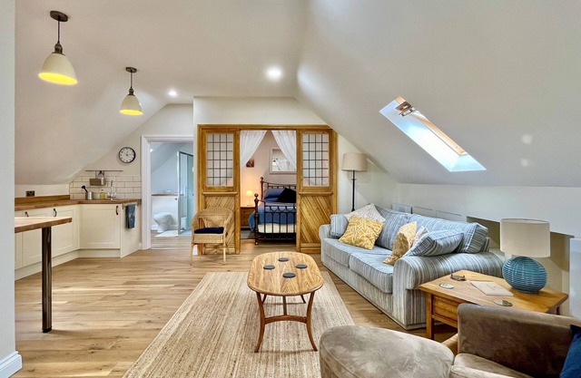 Apple Tree Barn by inspirestays.com - a cottage that sleeps 4 guests in 2 bedrooms
