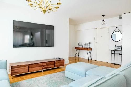 Appt with Eiffel Tower view at Paris La Defense