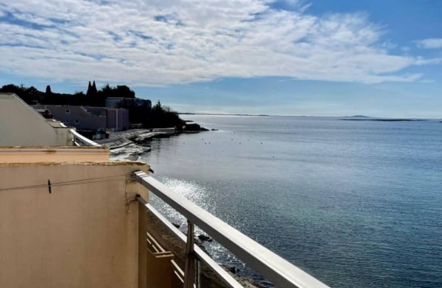 APT T2 40M2 5 minutes from the spa, first line, ideal curiste!