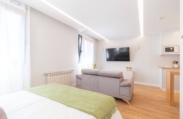 Apt: "Tempo de Ría" (Floor 2 Door 21)