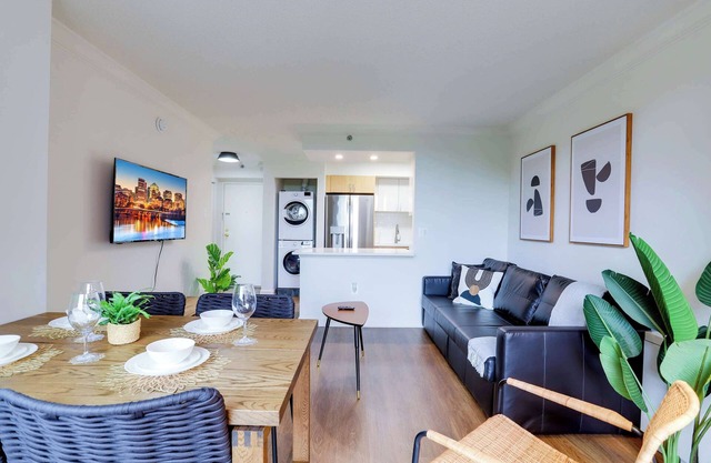 Apt w/Prime Access & Top Amenities