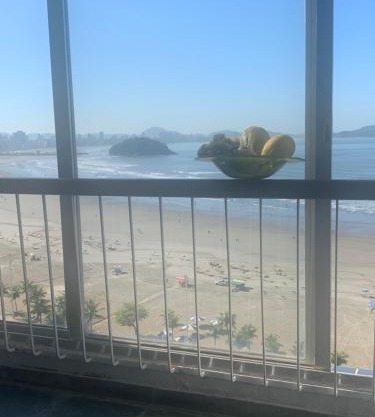 Apto antigo frente mar para alugar