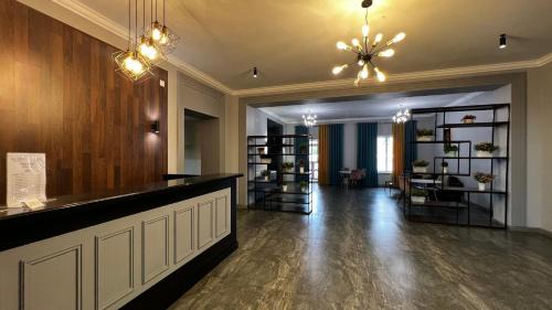 Aq-Jaiyq Halal Hotel